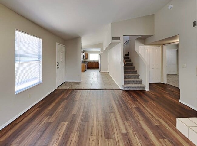 Foto del edificio - 4245 S Normandie Ln