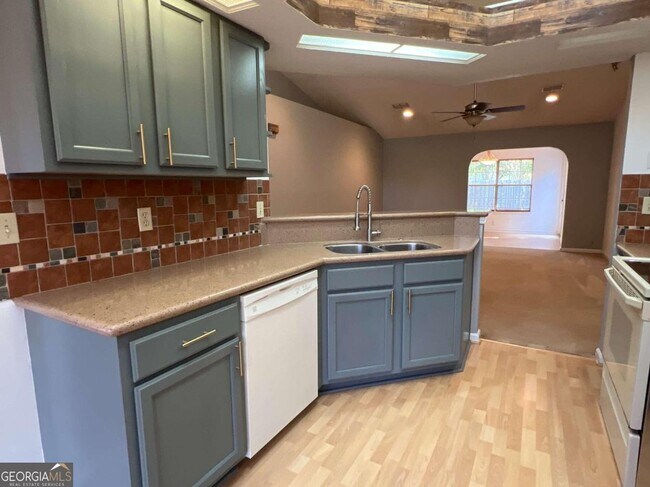 Building Photo - 107 Shearman Way