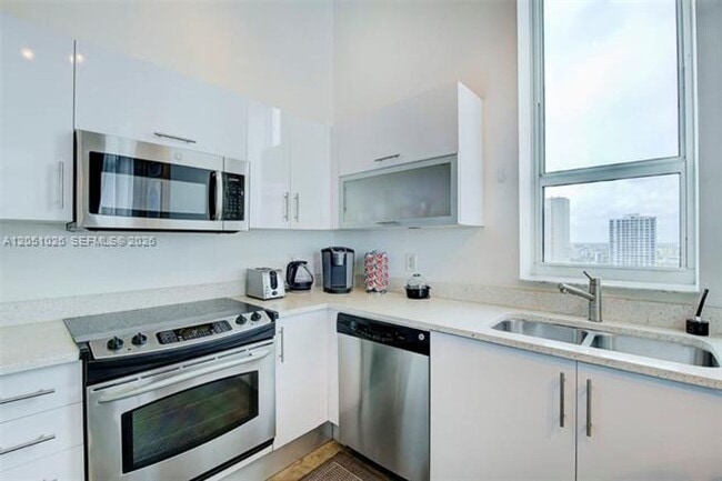 Photo - 234 NE 3rd St CU-UPH01 Apartment