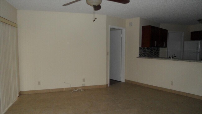 Foto del edificio - 9999 Summerbreeze Dr
