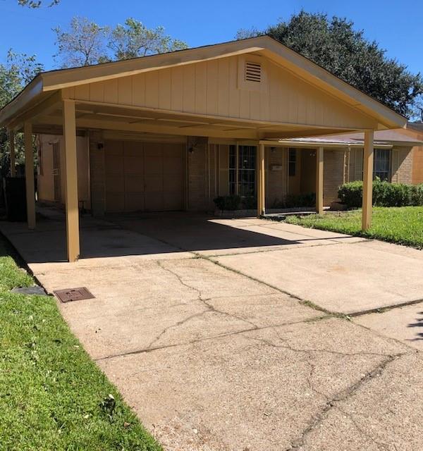 Primary Photo - 10915 Carlton Dr