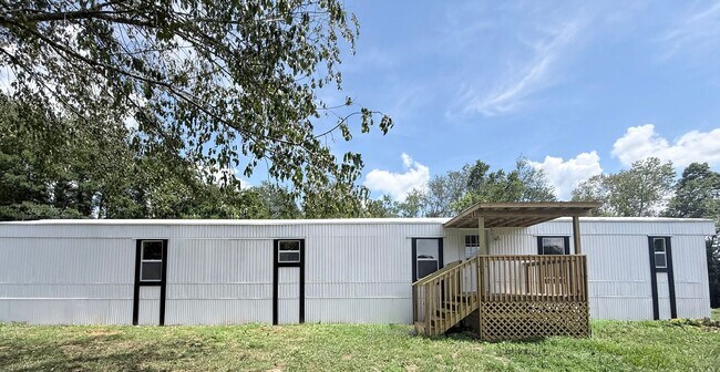 Foto del edificio - Fully Remodeled 3 Bedroom, 2 Bath Home in the Country – Versailles, KY