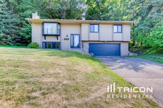 Foto del edificio - 3409 Brookview Dr