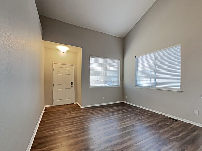 Building Photo - 7923 Parsonage Ln