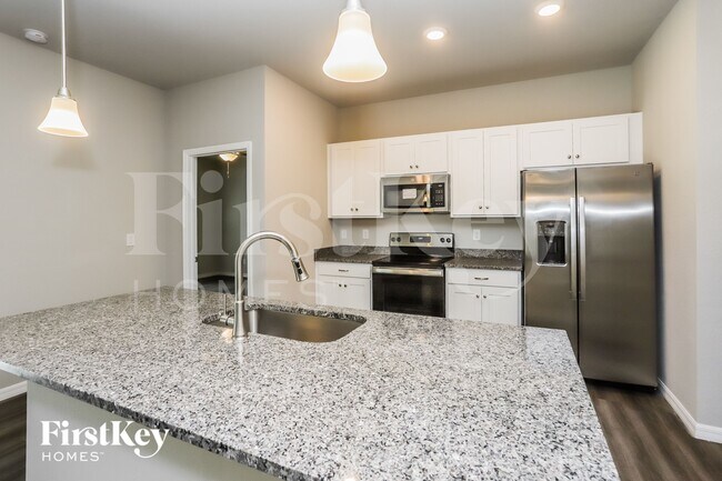 Building Photo - 4058 Manchester Terrace