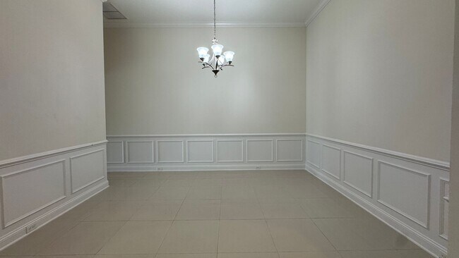 Foto del edificio - Beautiful 4B/3B with Bonus Office Space Fo...