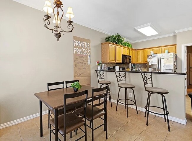 Building Photo - 1001 Krenek Tap Rd