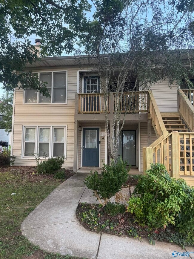 Building Photo - 2703 Lantern Walk SE