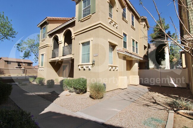 Foto del edificio - 9233 E Neville Ave