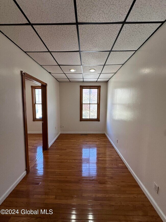 203 Lark St Unit 1, Albany, NY 12210 Room for Rent in Albany, NY
