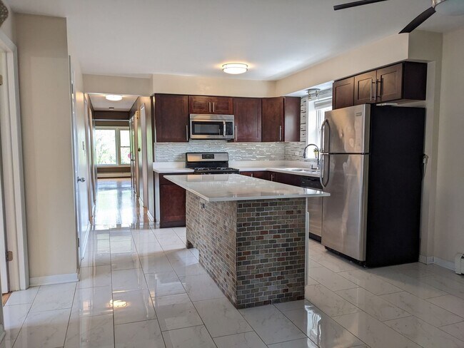Foto del edificio - 16W631 56th St