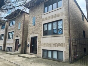 Building Photo - 449 W 37th St
