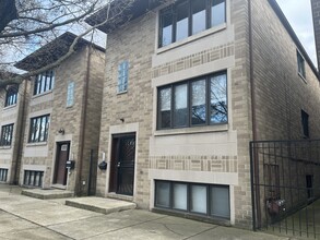 Building Photo - 449 W 37th St