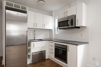 Building Photo - 54 Maitland St