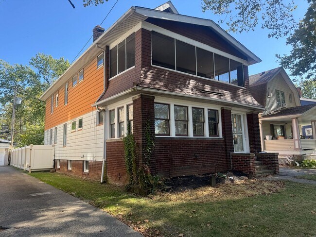 Building Photo - 471 E 143rd St
