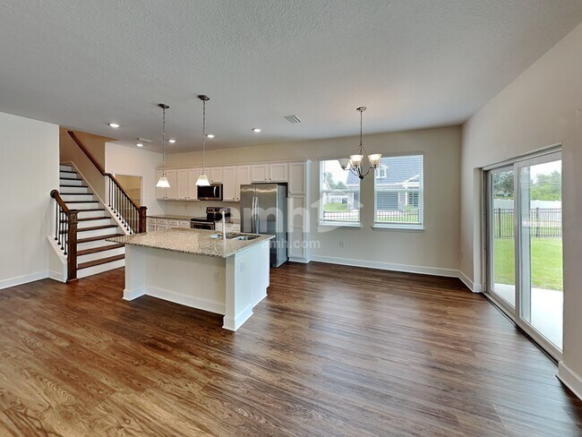 Foto del edificio - 345 Pine Terrace Dr