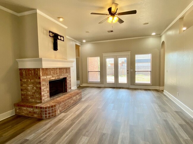Building Photo - Beautifully Remodeled 3 bed, 2.5 bath Home...