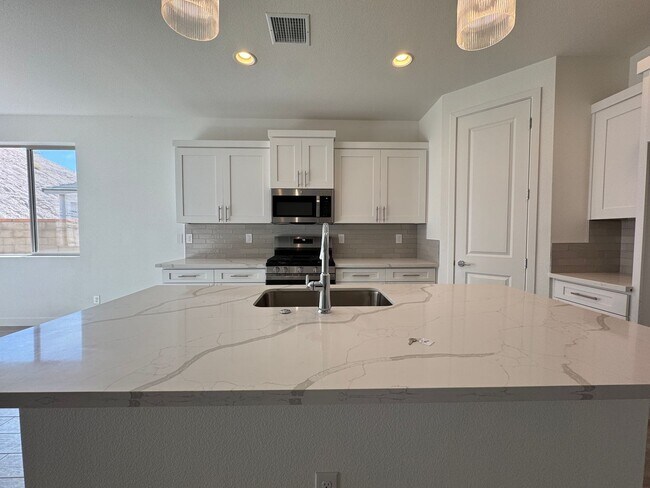 Building Photo - Brand New Laughlin Ranch 3 BR 2Ba Golf Com...