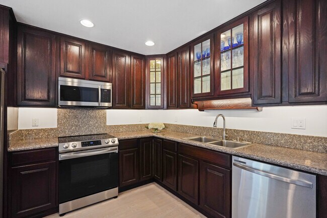 Building Photo - 18101 Coastline Dr