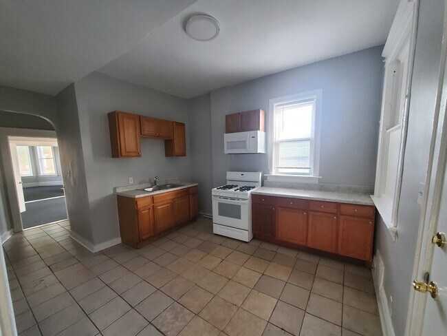 Building Photo - 6506 S Eberhart Ave
