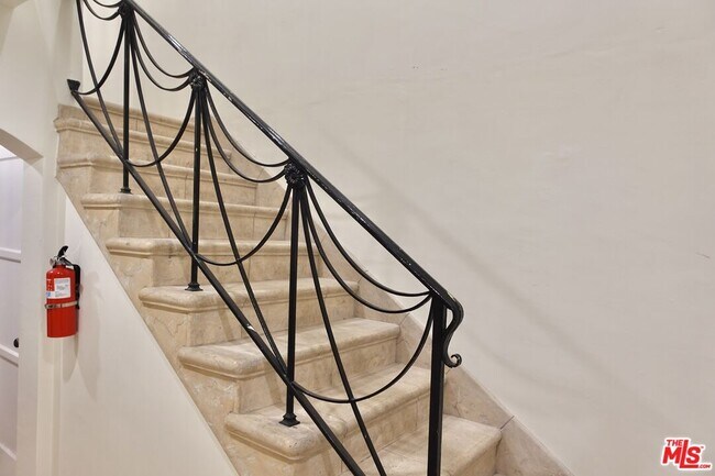 Foto del edificio - 906 Croft Ave