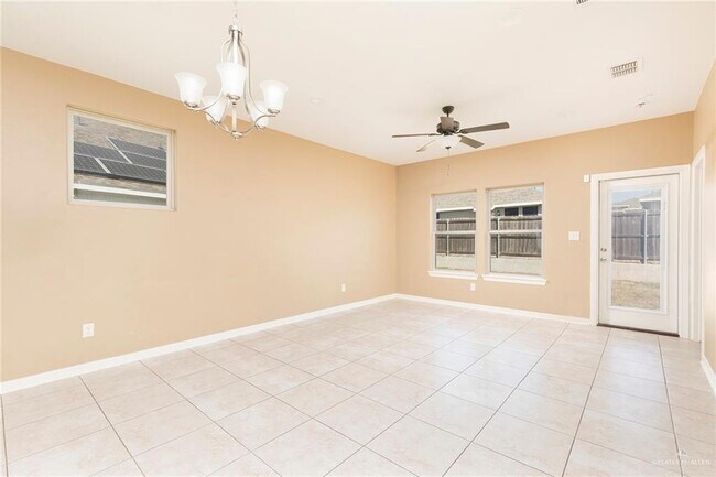 Foto del edificio - 15 E Candor Dr