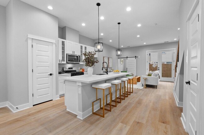 Foto del edificio - 4210 McKinley St