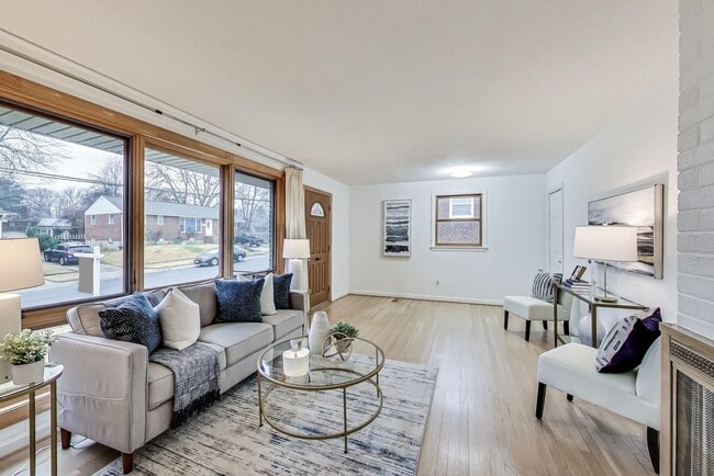 Building Photo - 10311 Duvawn Pl