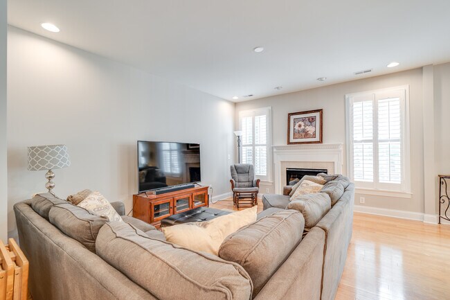 Building Photo - 11237 Maplecroft Ct