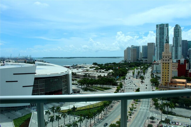 Building Photo - 888 Biscayne Blvd