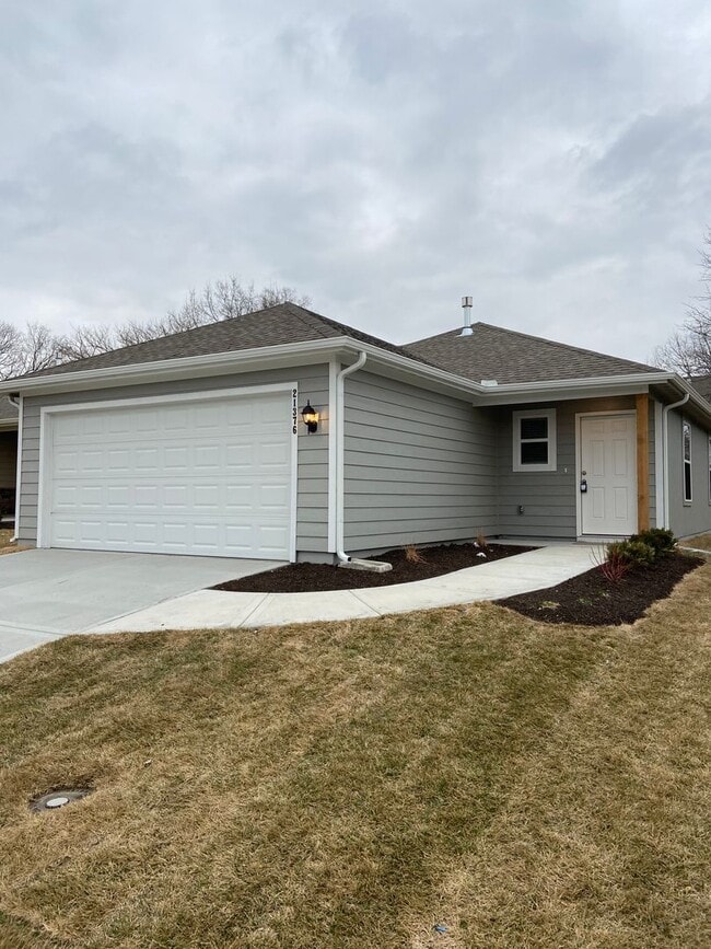 Foto del edificio - DON’T WAIT — PRE-LEASING NOW! 3 Bed + 2 Bath Home in Oak Wood