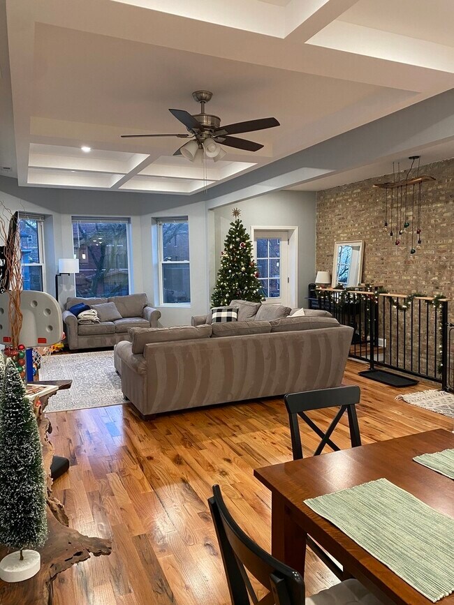 Foto del edificio - 5906 W Midway Park