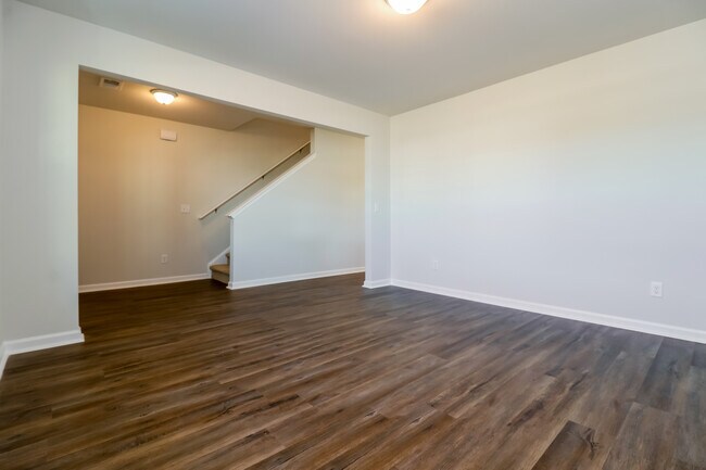 Building Photo - 153 Tondee Wy