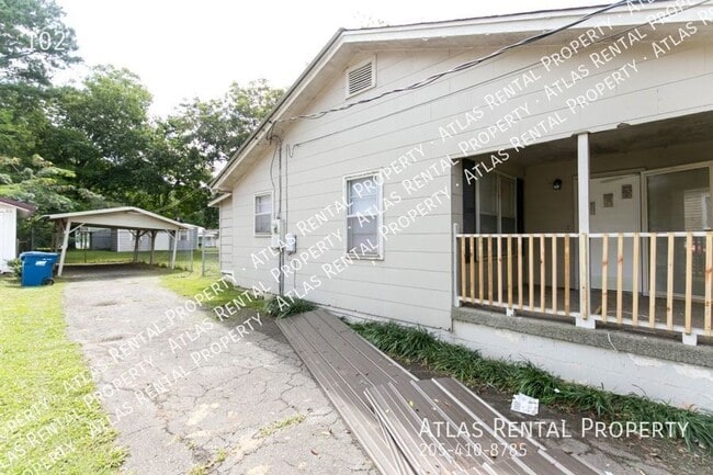 Building Photo - 102 Viola Ave