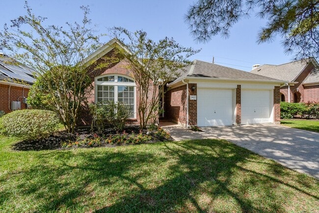 Building Photo - 3815 Summerfield Dr
