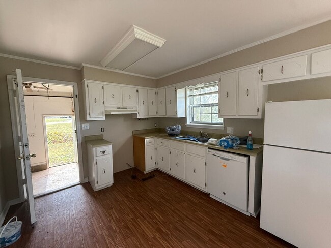 Building Photo - Charming 3-Bed / 2-Bath Home in Muscle Shoals