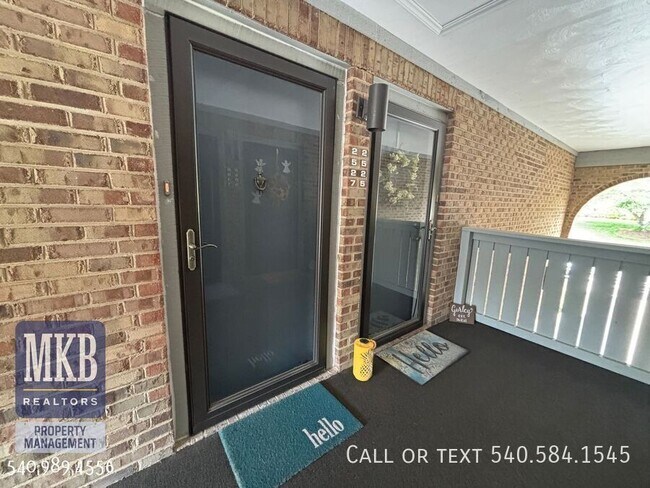 Building Photo - 2527 Gate House Lane-