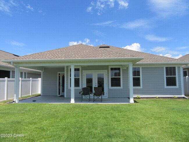 Foto del edificio - 404 Warren Bayou Ln.