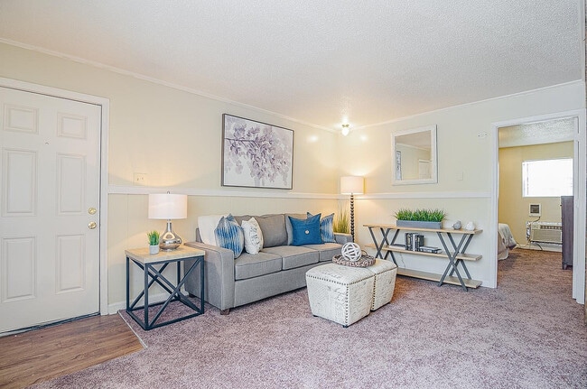 Building Photo - Willow Lake Apartments