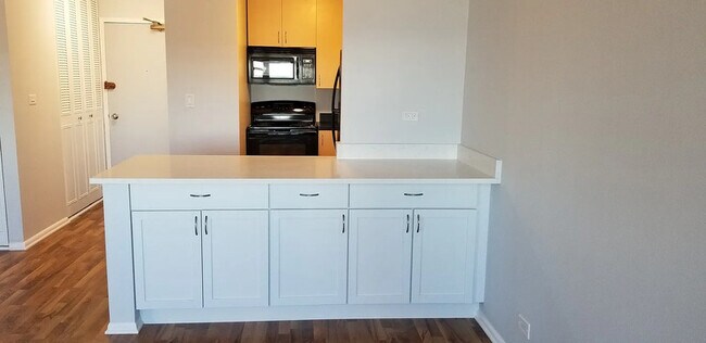 Foto del edificio - 4250 N Marine Dr
