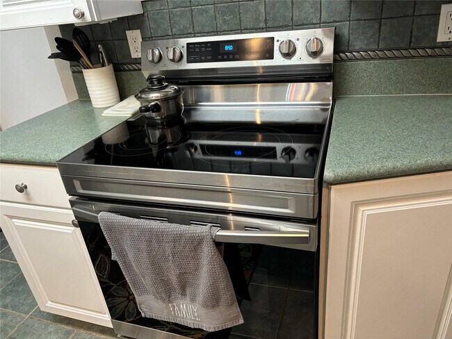 Foto del edificio - 900 River Reach Dr