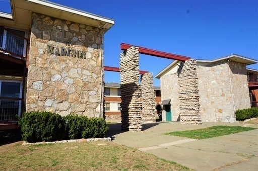 Foto principal - 1 bed 1 bath Madison Square Apartments