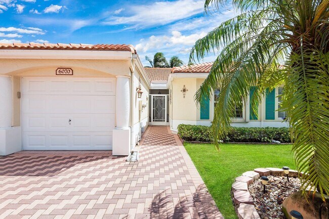 Building Photo - 6070 Lake Hibiscus Dr