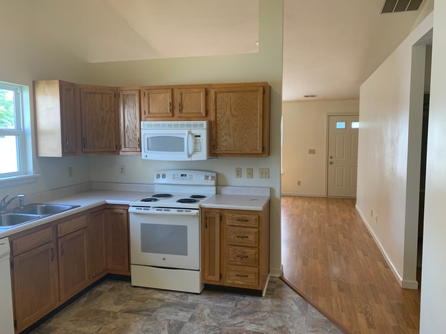 Building Photo - 1319 Tedlee Dr