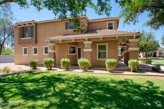 Building Photo - 1552 S Roadrunner Dr