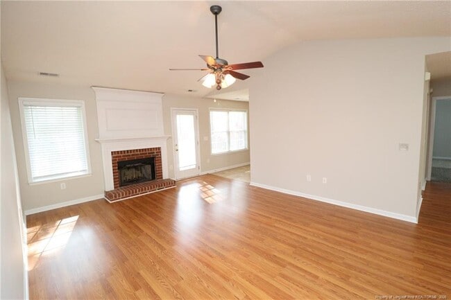 Building Photo - 305 Firefly Rd