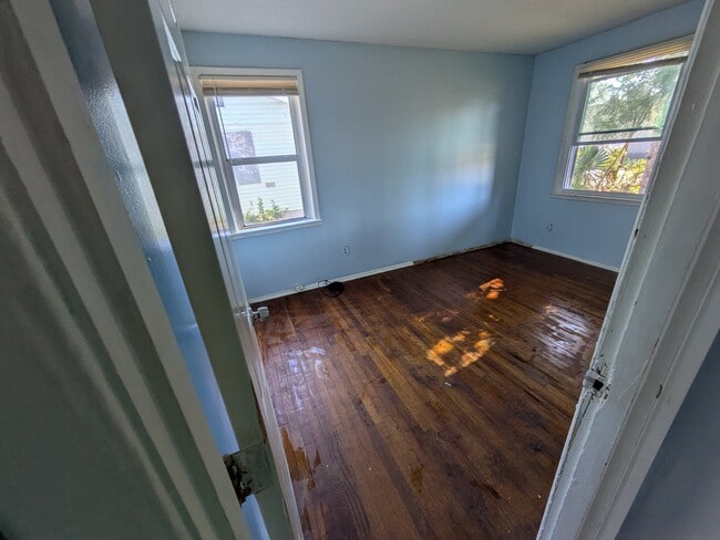 Building Photo - 1600 Damon St