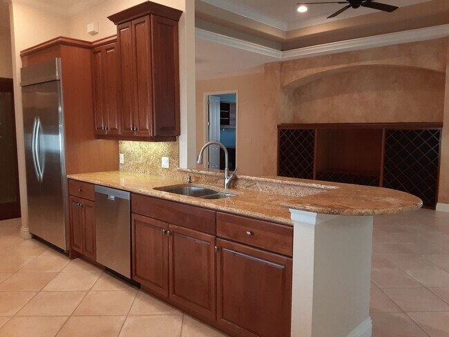 Foto del edificio - Annual unfurnished 3/2 SFH with pool in The Oaks!