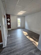 Building Photo - 14 S Spruce St