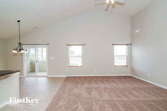 Foto del edificio - 1623 Woodside Cir